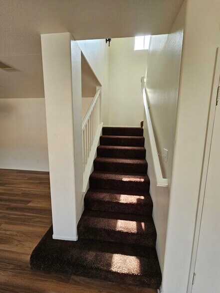 Building Photo - 1050 Harbor Heights Dr