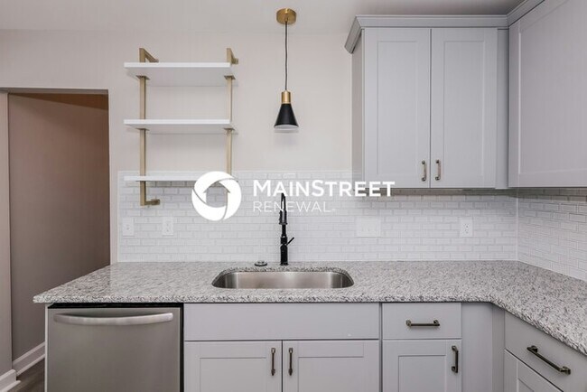 Building Photo - 3 Bedroom Pet-Friendly Home in MINT HILL, NC with Main Street Renewal