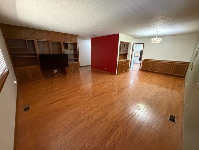 Building Photo - Beautiful 4bed/3bath Home Available for Rent in Central Norman!!
