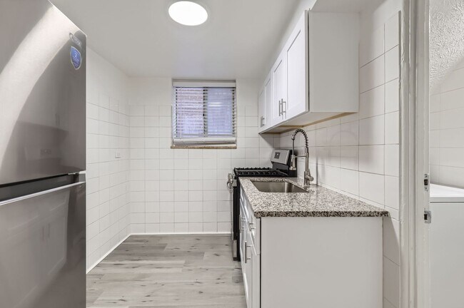 Building Photo - Limited Time Move In Special - See Details...