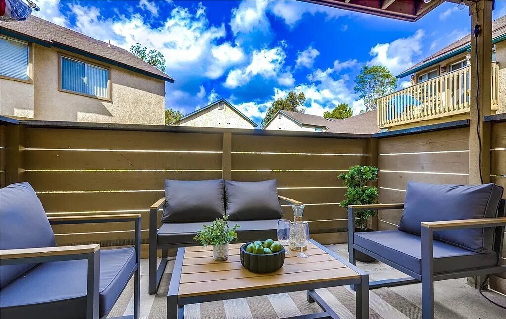 Building Photo - 26142 Serrano Ct