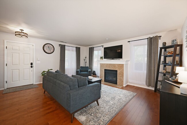 Building Photo - Amazing Home in Orting!!