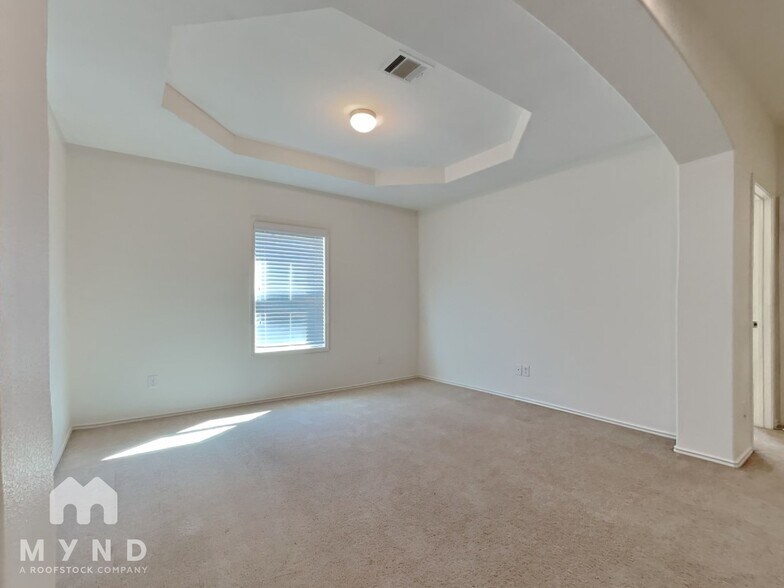 Building Photo - 1746 Cloister Dr