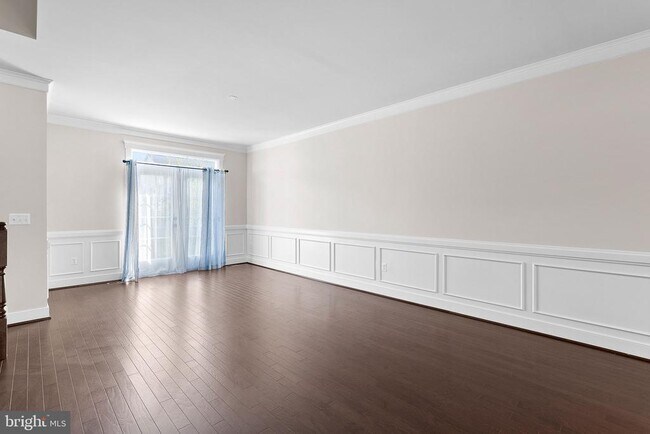 Building Photo - 207 Miles Hawk Terrace