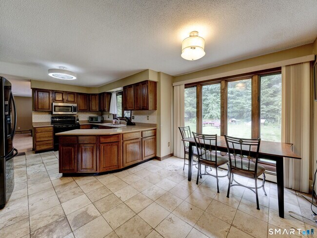 Building Photo - 522 Springfield Rd