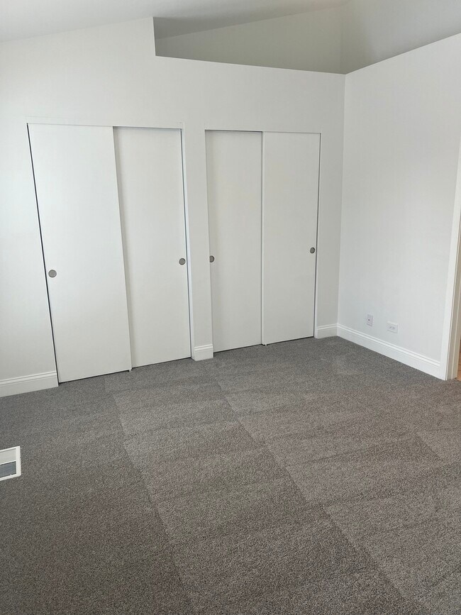 Building Photo - 1146 Regency Dr