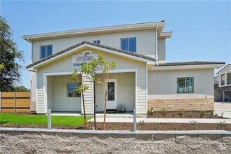 Building Photo - 10337 Mapledale St
