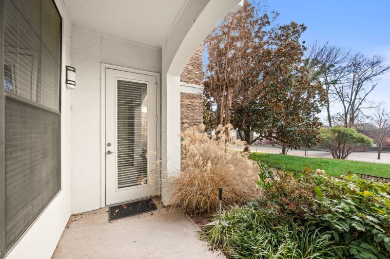 Building Photo - 2600 Hillsboro Pike