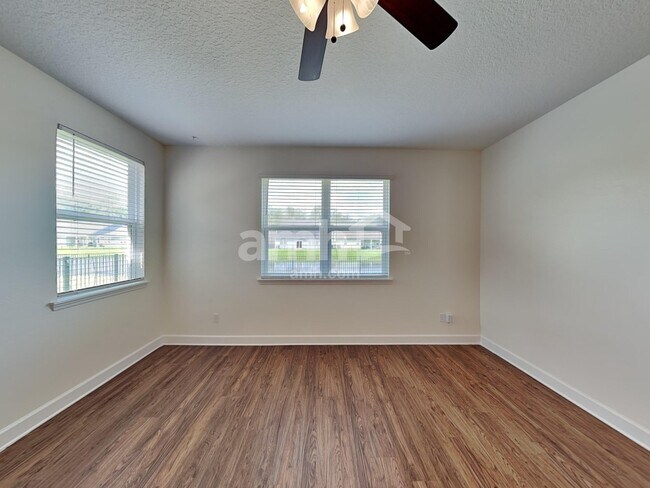 Building Photo - 3066 Creek Village Ln