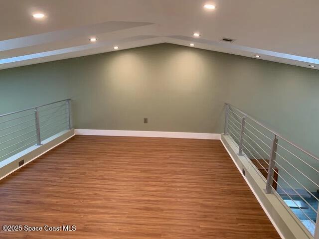 Building Photo - 905 Parkside Pl