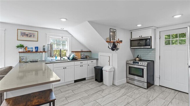 Building Photo - 56 Ruggles Ave