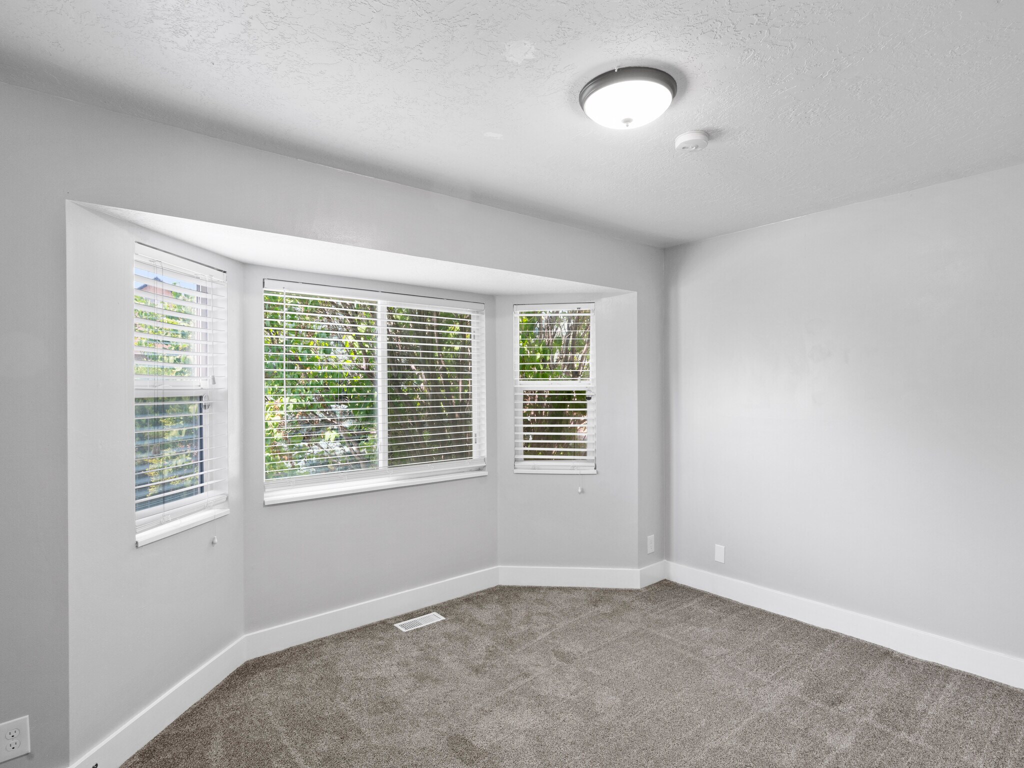 Building Photo - 14659 S 1690 W