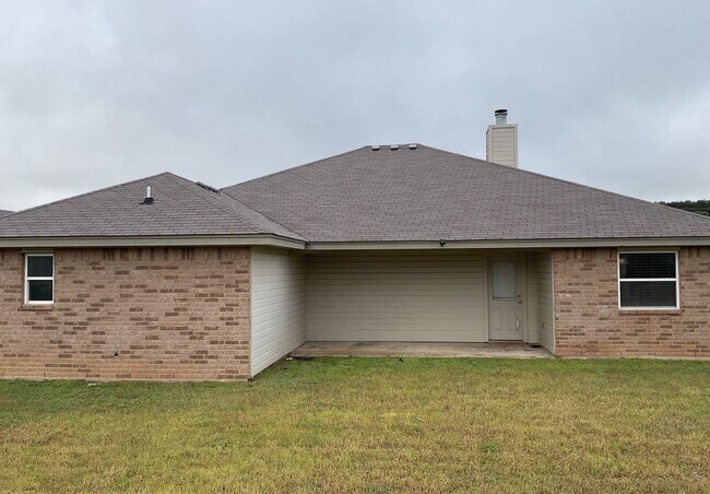 Building Photo - PRICE DROP - AVAILABLE NOW!