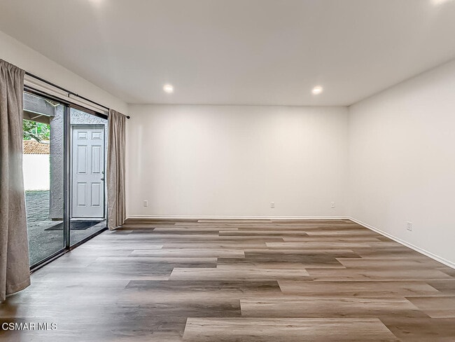 Building Photo - 655 Arroyo Oaks Dr