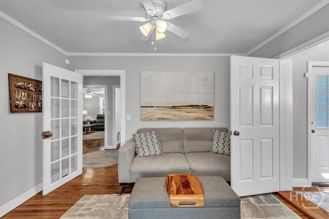 Building Photo - 404 E 66th St