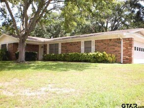 Building Photo - 407 Powell Dr