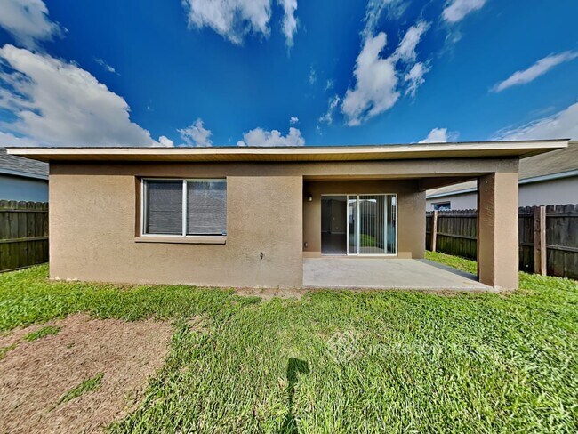Building Photo - 563 Lindsay Anne Ct