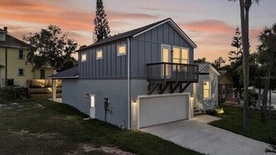 Building Photo - 207 Athens St