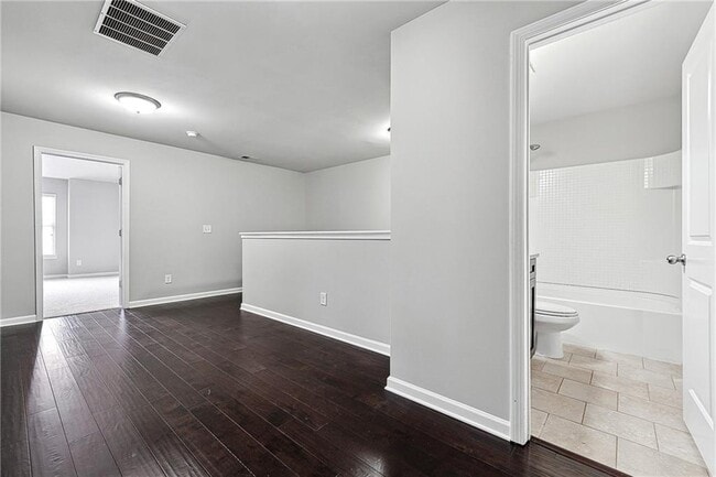 Building Photo - 5550 Lightheart Ct