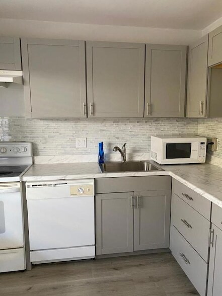 Building Photo - 19 Abbey Ln