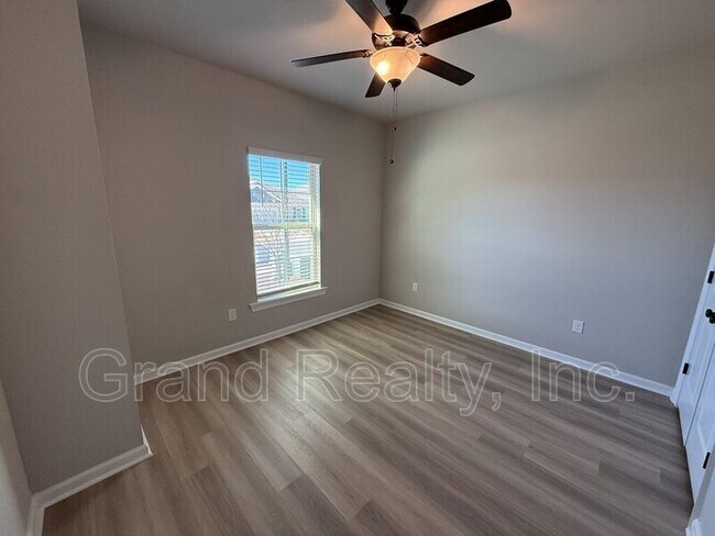 Building Photo - 4689 Sago Palm Cir