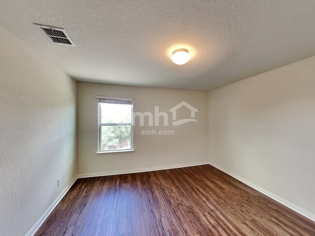 Building Photo - 7931 Bluewater Cove