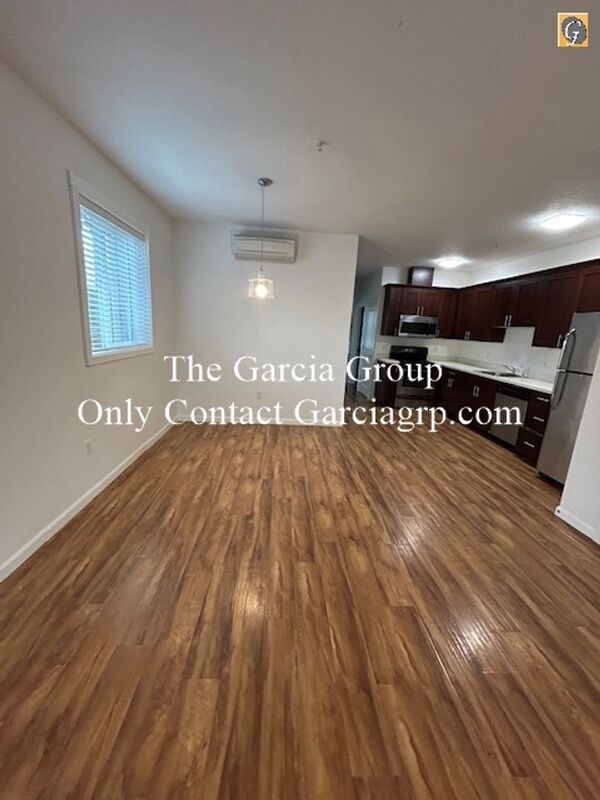 Building Photo - 7128 N Richmond Ave