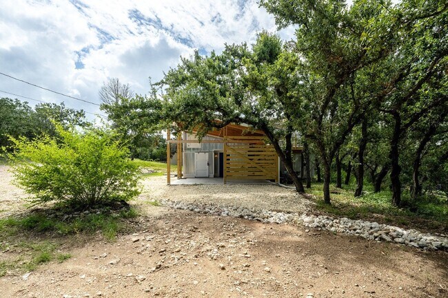 Building Photo - 10011 Little Creek Cir