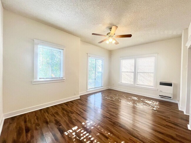 Interior Photo - san2737