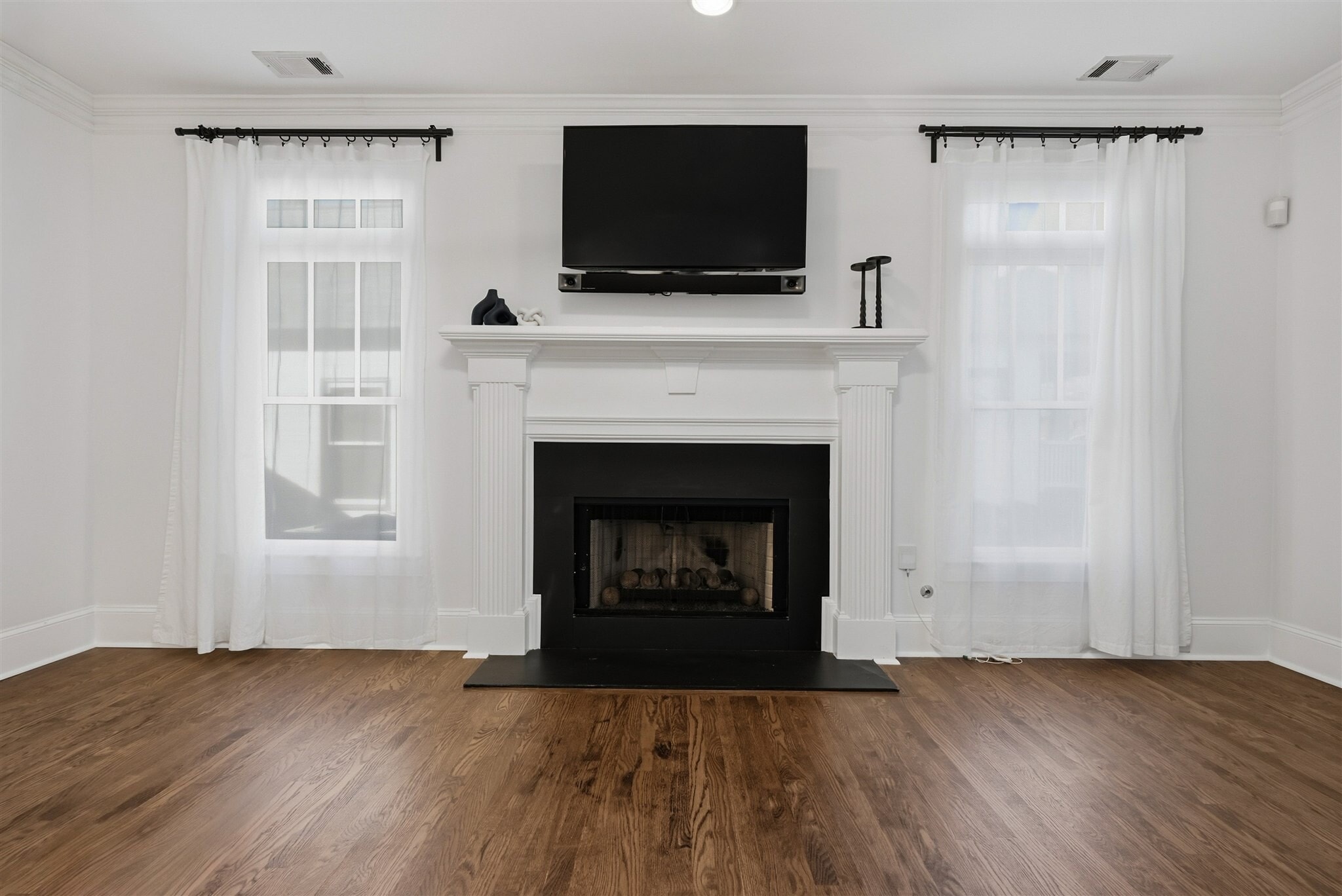 Building Photo - 2555 Hazel Dr SE