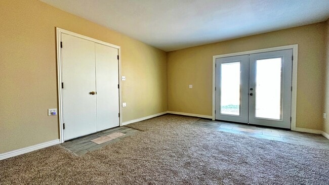 Building Photo - Quiet Guest House 2 Bed 1 Bath in the Coun...