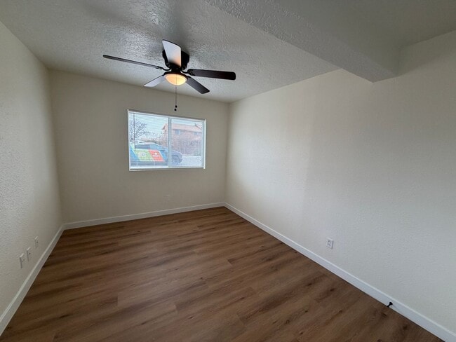 Building Photo - 3 Bedroom Single Story Home Available Near Constitution Ave NE & San Pedro Dr NE!