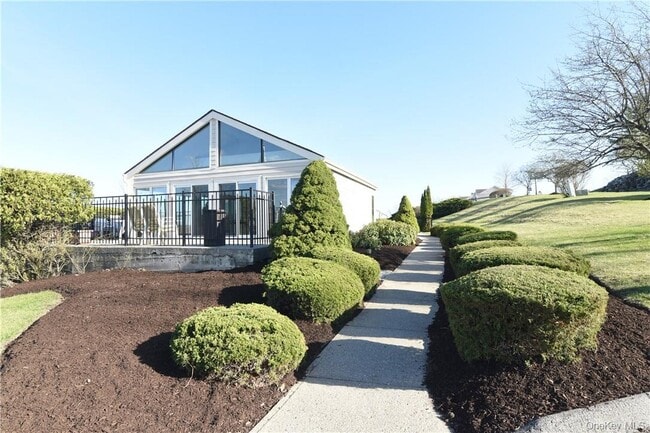 Building Photo - 1403 Eagles Ridge Rd