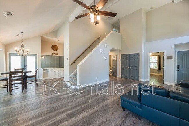 Building Photo - 898 Halston Ct