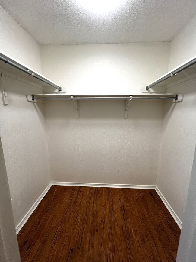 Building Photo - South Austin 3-bedroom/2-bath Home Reduced...