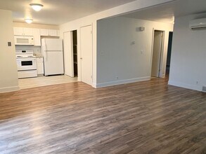 Building Photo - Beautiful Two Bedroom Apt; Salt Lake City, 1,000 sq ft; New Flooring