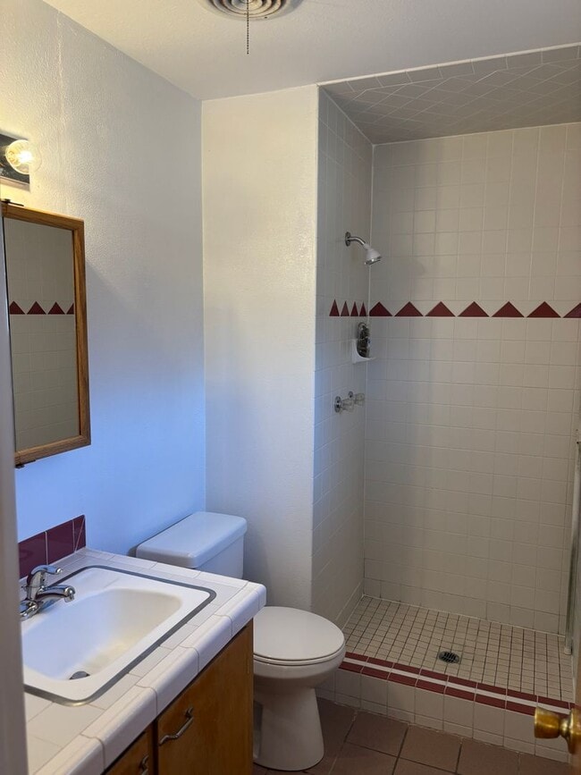 Building Photo - Foothills beauty! Must see!