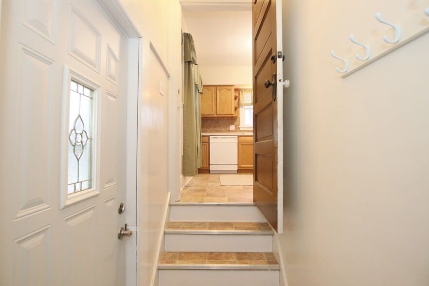 Building Photo - 27 15th St