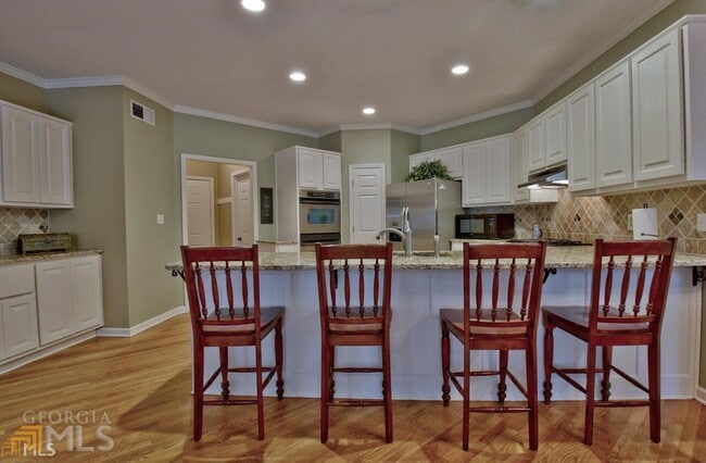 Building Photo - 404 Burgess Point