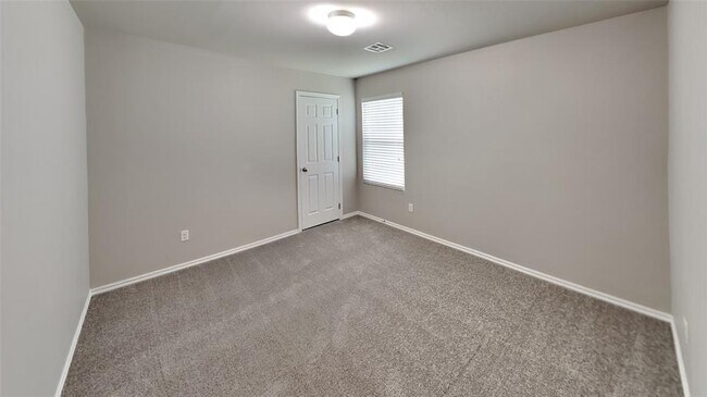 Building Photo - 16205 Lovers Ln