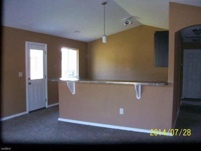 Building Photo - 3 br, 1 bath House - 2419 S Saint Clair Av...