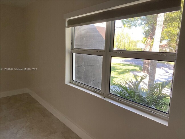 Building Photo - 6090 SW 63rd Ave