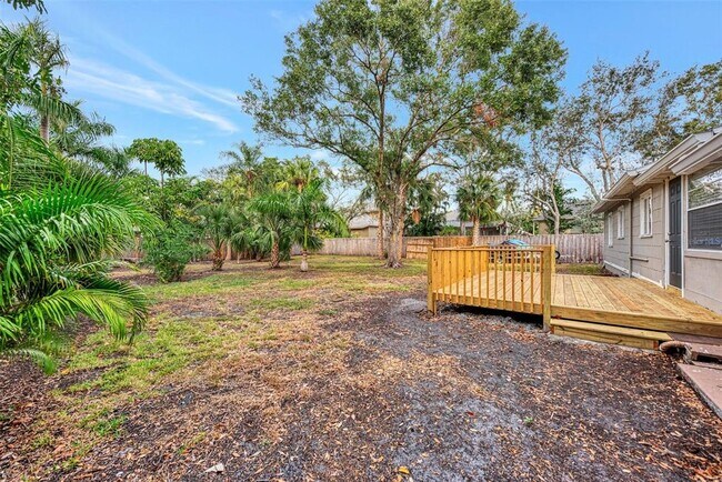 Building Photo - 1891 Prospect St