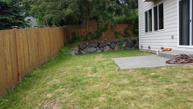 Building Photo - Beautiful 4 bed 2.5 bath in Kenmore, minutes to HWY 522/Burke-Gilman Trail