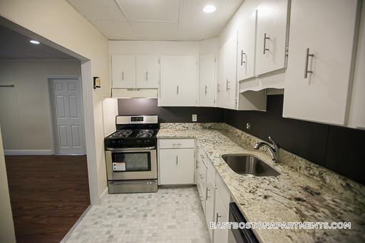 Building Photo - 28 Monmouth St