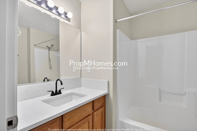 Building Photo - Gorgeous Updated Home in Witch Hazel!