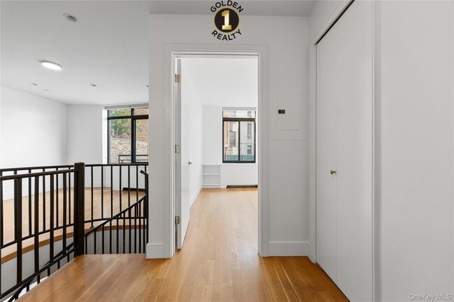Primary Photo - 29-11 12th St