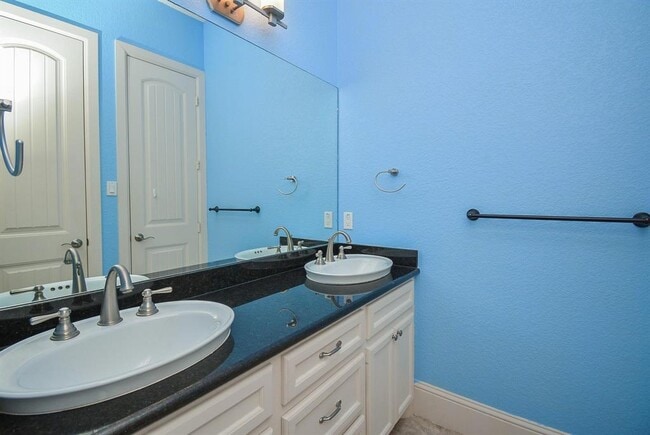 Building Photo - 1205 Aurora St