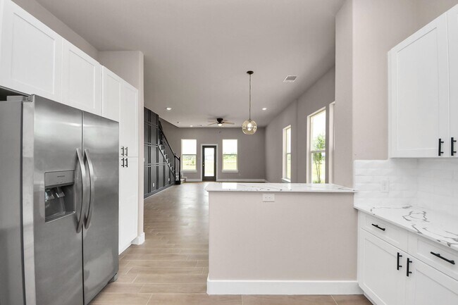 Building Photo - 11141 Rd 5503