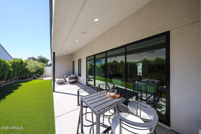 Building Photo - 6329 N 10th Dr